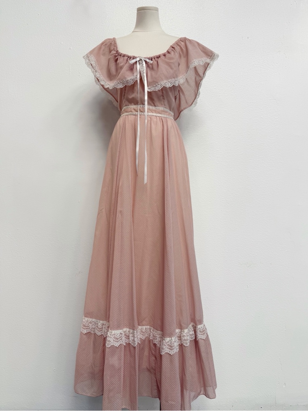 Gunne Sax Dusty Rose polkadot Maxi Dress with White Lace size small-medium